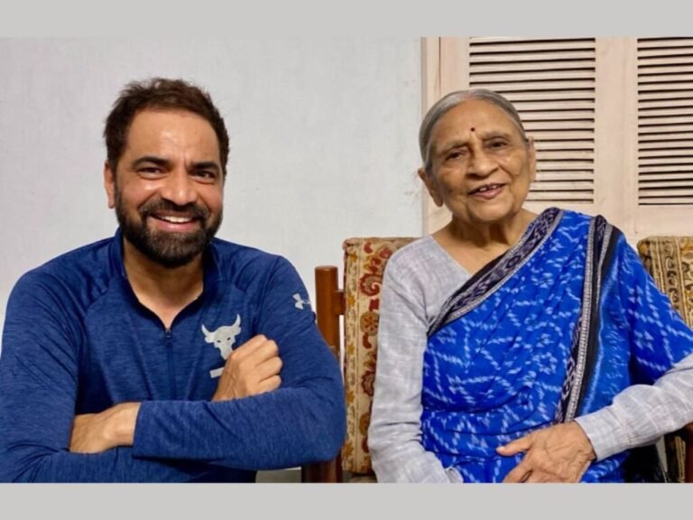 Producer Jay Patel Pays Homage To Noted Social Worker & Educationist, Ms Elaben Bhatt