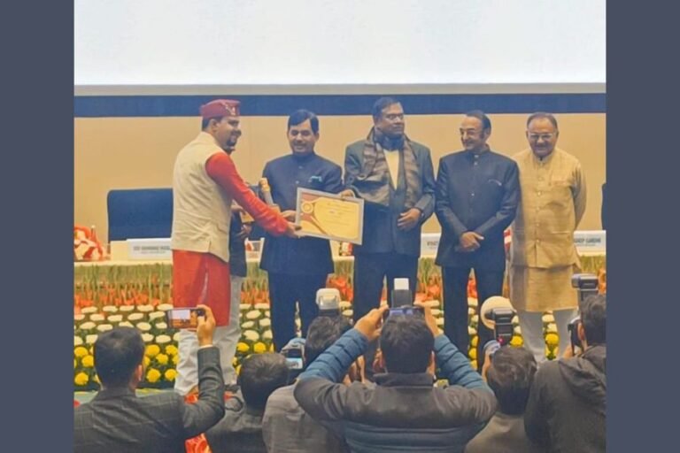 Vaibhav Pande wins Atal Bihari Vajpayee Samman at Vigyan Bhawan Delhi